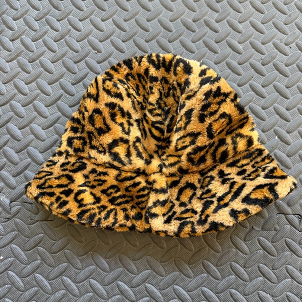 Kids Leopard Print Faux Fur Bucket Hat - Gold/Black